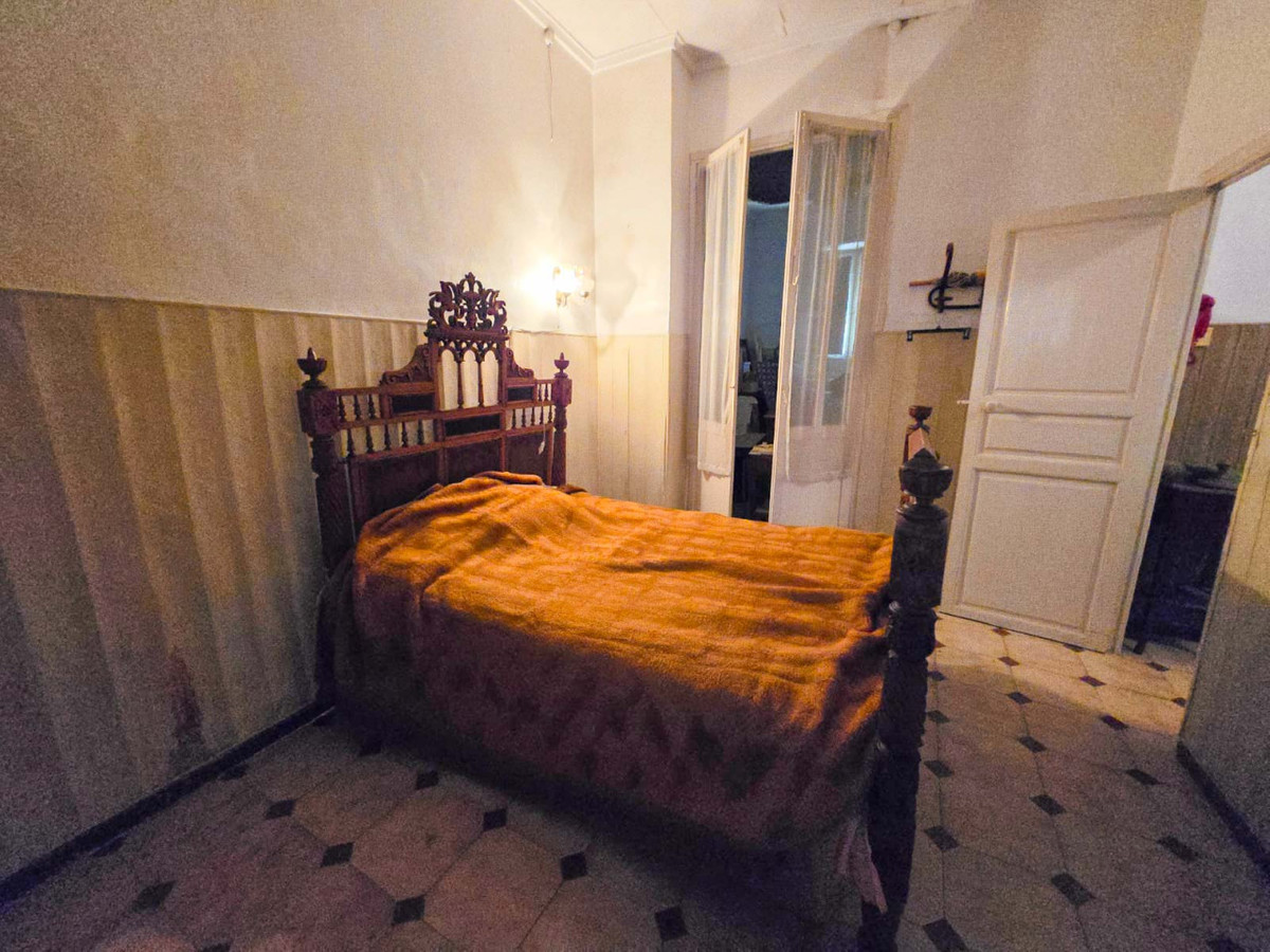 Proprietate 28